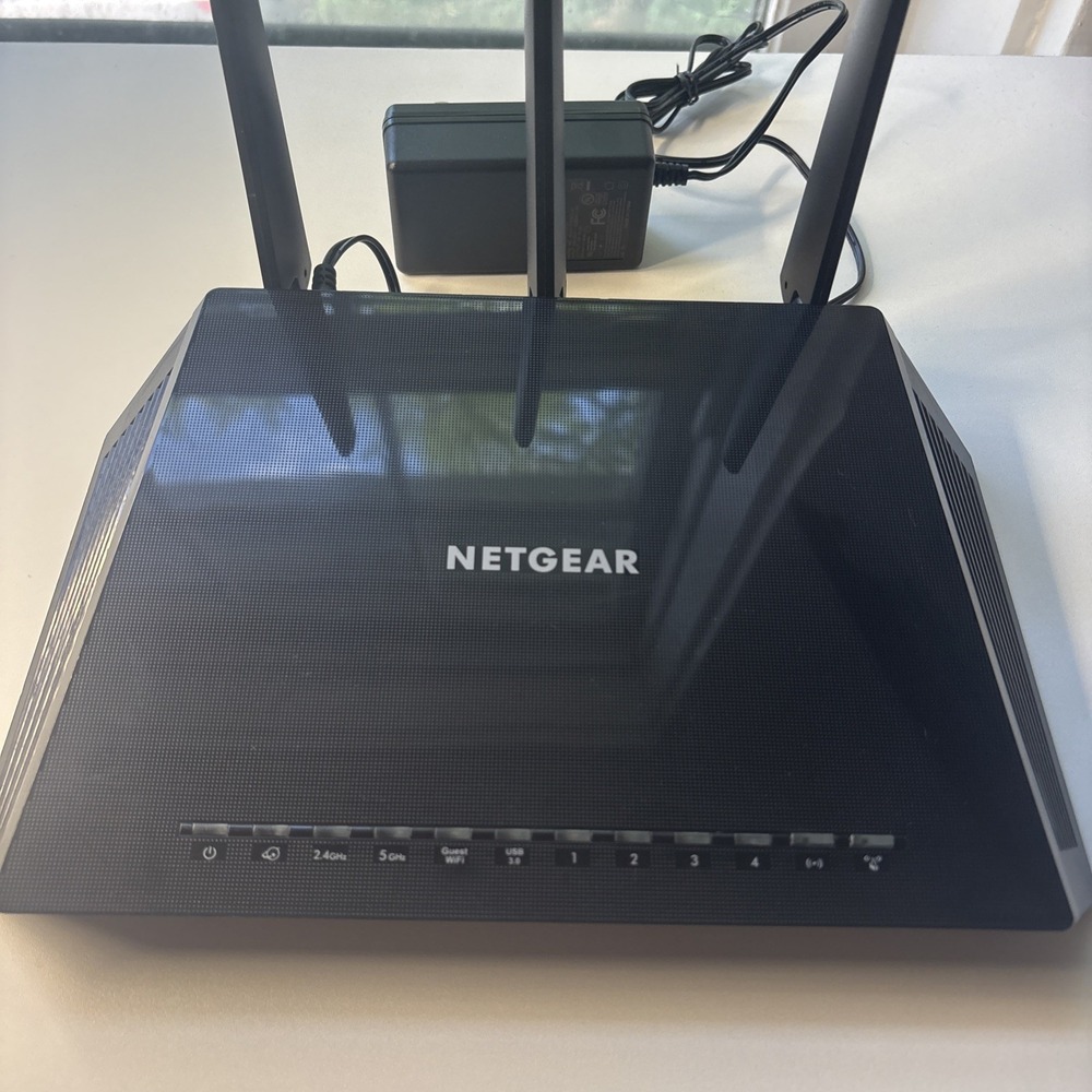 NETGEAR Nighthawk AC2600 Smart WiFi Router (R7400)